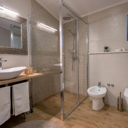 Holiday House With Pool, Close To The Botnical Garden * Makarská