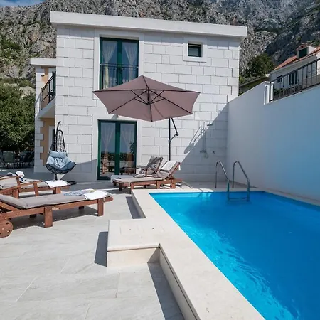 Vila Holiday House With Pool, Close To The Botnical Garden