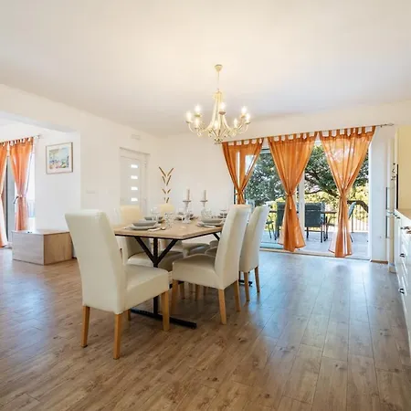 Holiday House With Pool, Close To The Botnical Garden 빌라 마카르스카