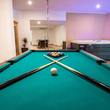 Holiday House With Pool, Close To The Botnical Garden 빌라